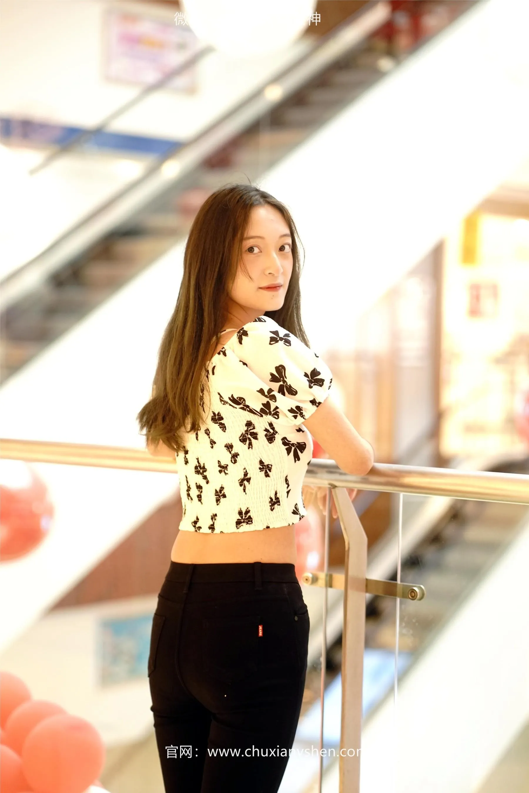 初夏女神 NO.072 依依 邻家女孩-商场篇 [88P]插图6